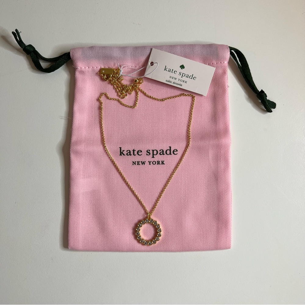 🆕 Kate Spade full circle mini pendant necklace - Picture 3 of 5